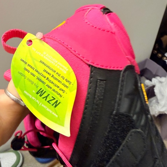 Vibram Pink and Black Women's Sneakers - Picture 6 of 9